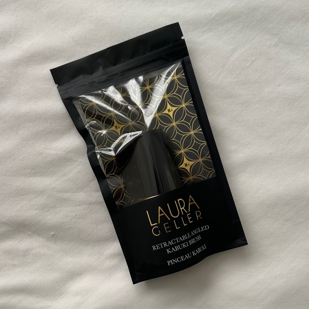 Laura Geller Retractable Angled Kabuki Brush